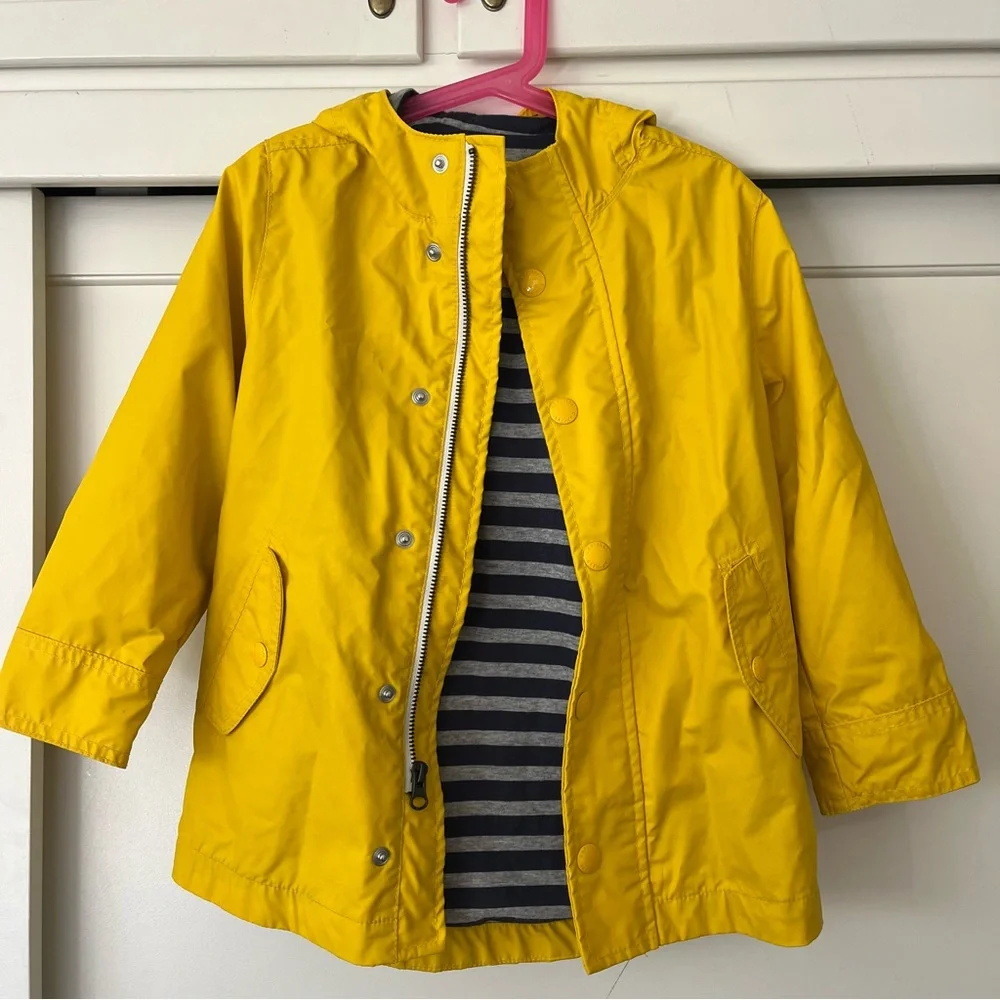 GAP classic yellow hooded raincoat - Picture 3 of 9
